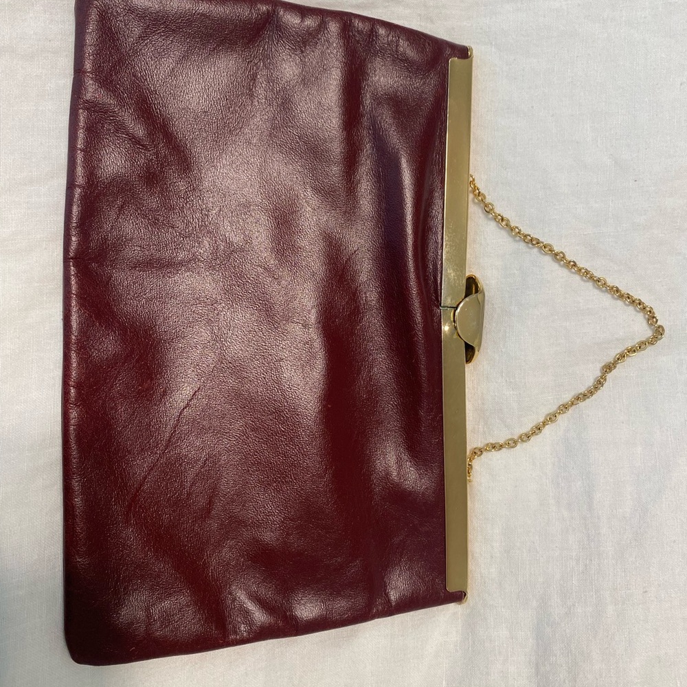 Vintage Etra Burgundy Leather Cluth w/ Gold Chain